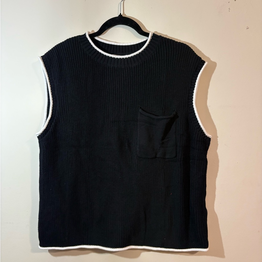 Kirundo Women’s XL Black sleeveless sweater vest white trim single chest pocket